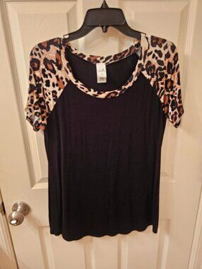 NWOT Brenda's Medium Black Blouse w / Leopard Detail